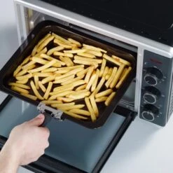Severin Mini Backofen 1600 W, 230°C -Küchenbedarf Discounter TO2056 Pommes herausnehmen